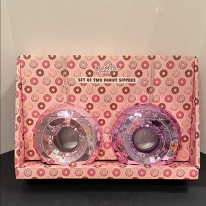 Jubillie Set of 2 Pink purple Metallic Donut Sippers with Straws- NEW in box!